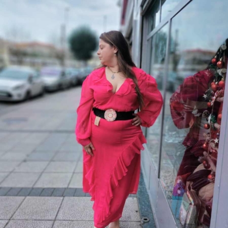 Estilo Casual Color: Rosa Detalles: Vestido Largo Rosa Love Con Volantes NO TRANSPARENTA Composición 100% poliéster Talla Única, adecuada apróx. para talla 44/46